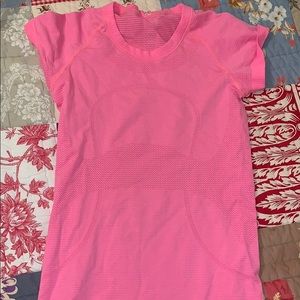 lulu lemon short sleeve tee shirt